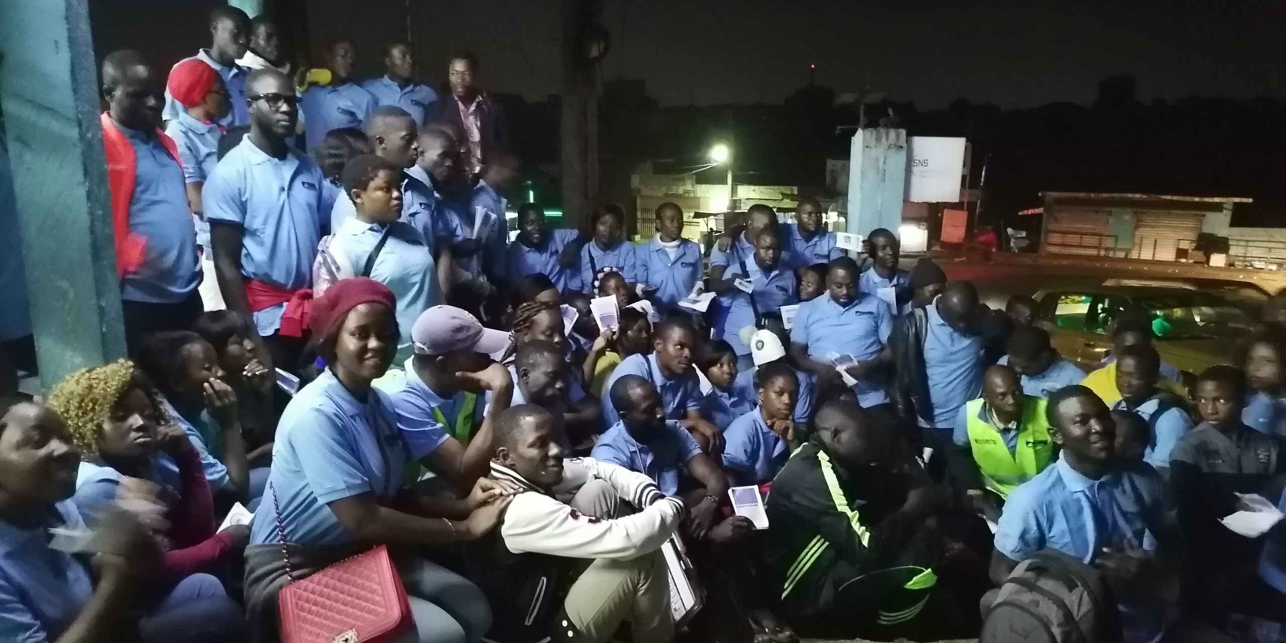Photo de famille des évangélistes à la nuit d_évangélisation du 25 au 24 Décembe 2021 (2)